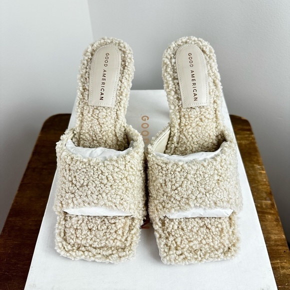 NIB- Good American Cream Sherpa Open Toe Heels Size 8.5 GA021F-X - Picture 3 of 6